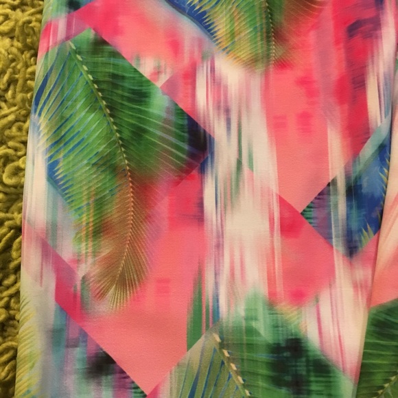 Onzie Capri Diamond Palm Leggings - Picture 4 of 5